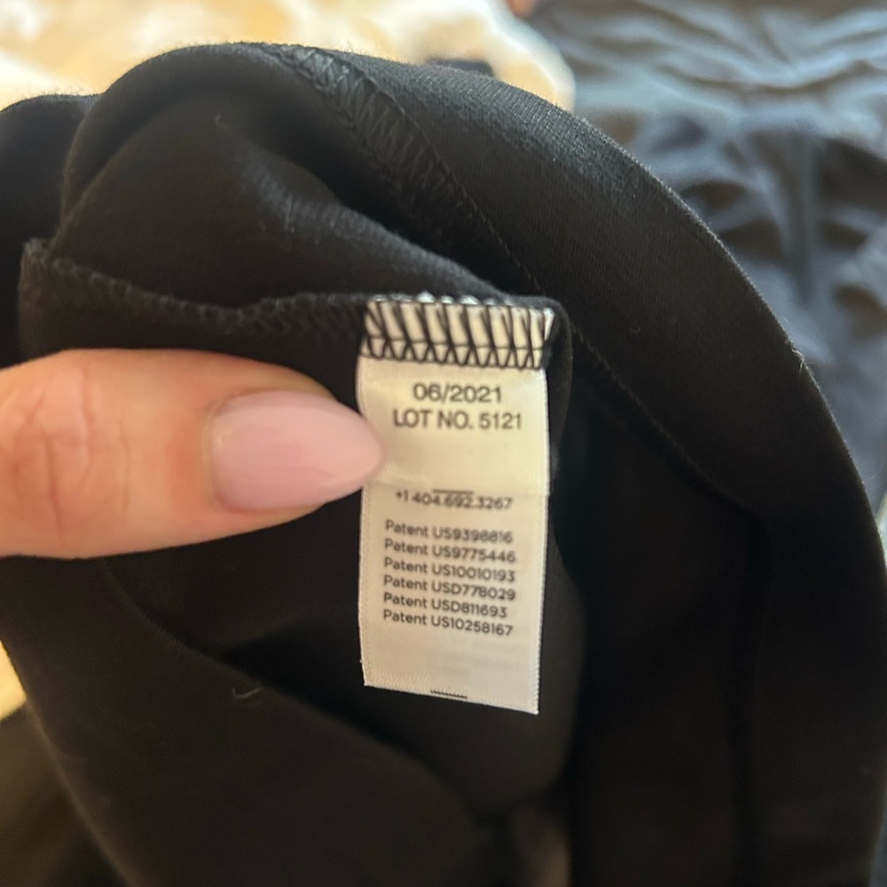 Lalabu Babywearing Soothe Shirt in Black Baby Nursing Shirt Size Small - Picture 6 of 7